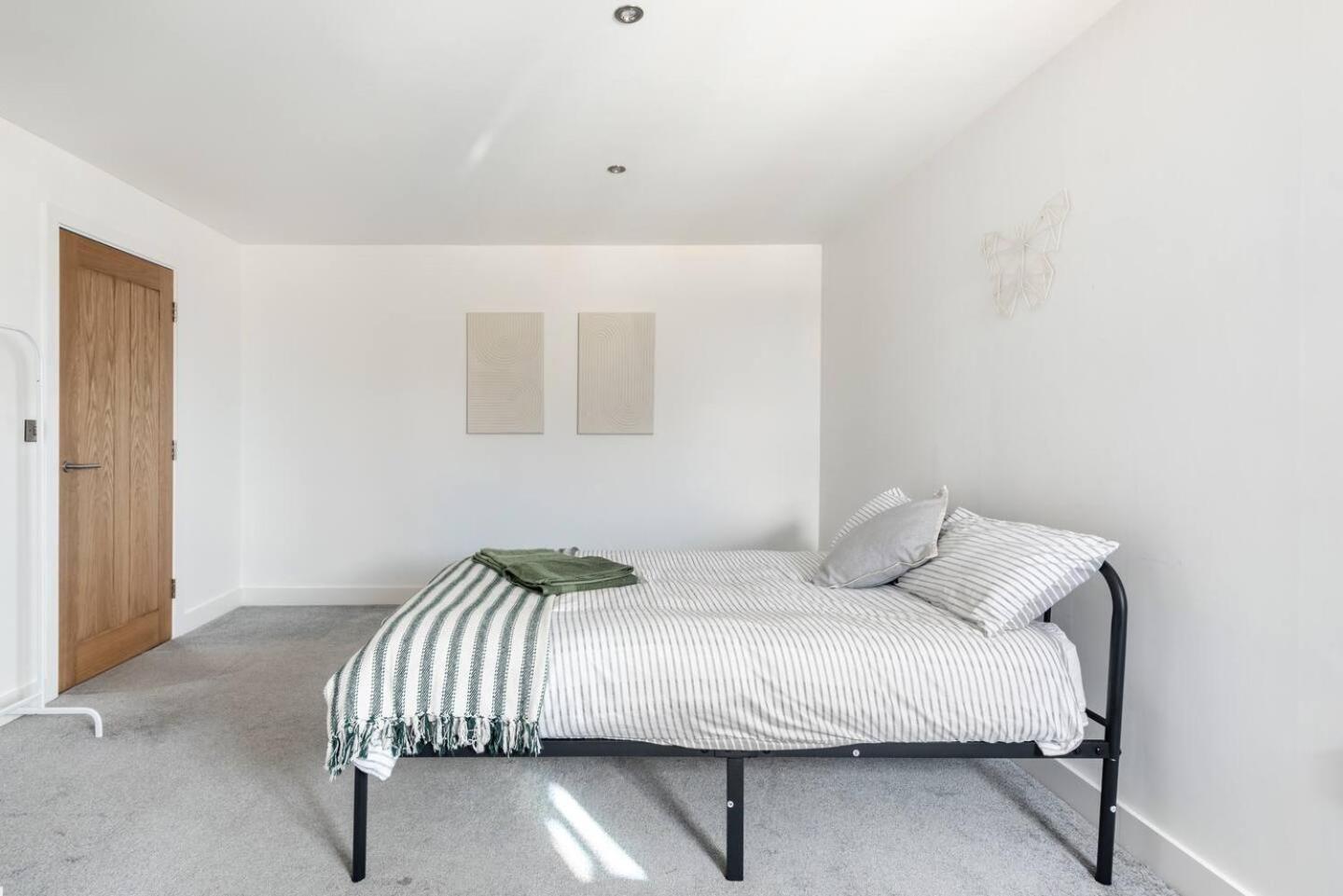 Luxurious 3-Bed Penthouse In Sheffield Lägenhet Handsworth Exteriör bild