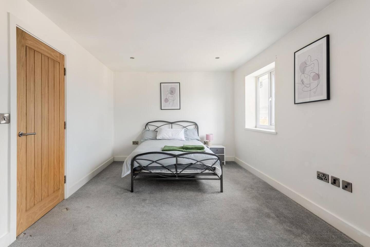 Luxurious 3-Bed Penthouse In Sheffield Lägenhet Handsworth Exteriör bild