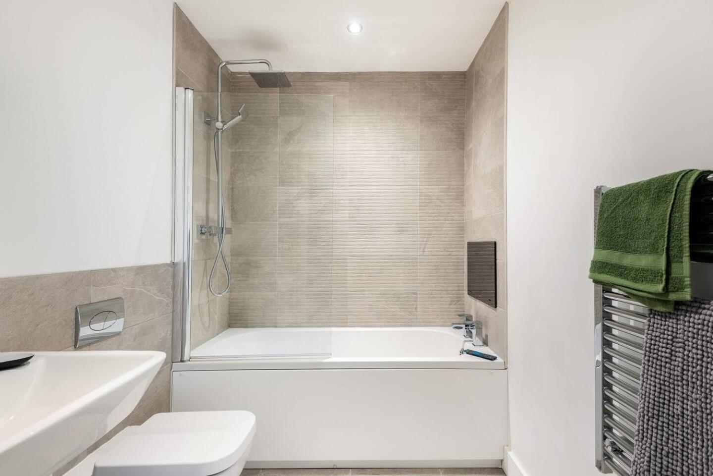 Luxurious 3-Bed Penthouse In Sheffield Lägenhet Handsworth Exteriör bild